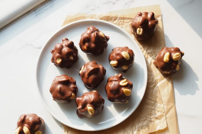 Best Peanut Clusters Recipe (Crispy, Glossy & So Easy!)