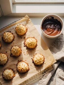 Read more about the article Coconut Macaroons: The Ultimate Chewy, Golden Cookie Every Baker Needs