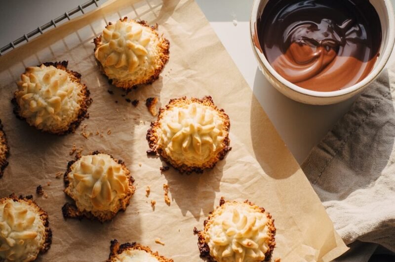 Coconut Macaroons: The Ultimate Chewy, Golden Cookie Every Baker Needs