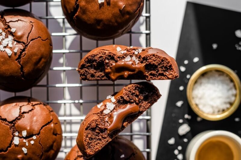 Crinkle & Fudge: Salted Brownie Cookies
